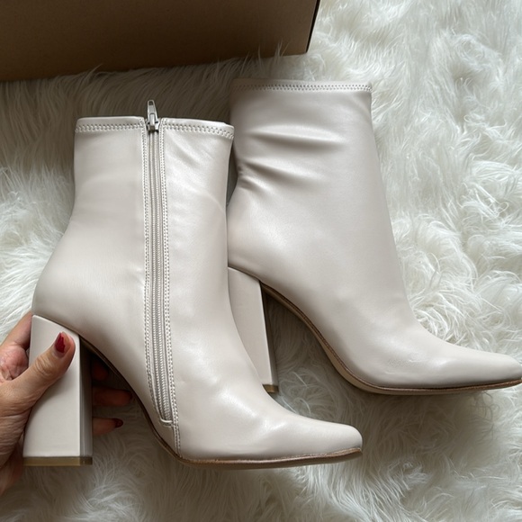 Steve Madden Bone White Lynden Block Heel Zipper Pull On Ankle Boots - Picture 6 of 12